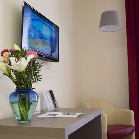 Отель Jr Bocconi 4*