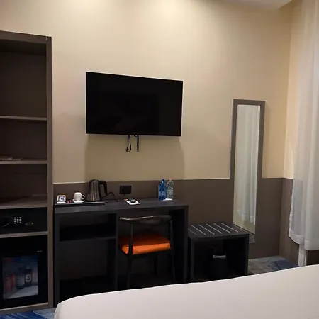 Отель Jr Bocconi