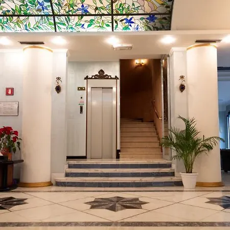 Отель Jr Bocconi