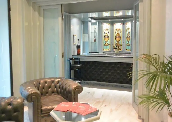 Hotell Jr Bocconi 4*