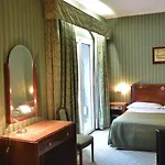 Jr Bocconi Отель 4*