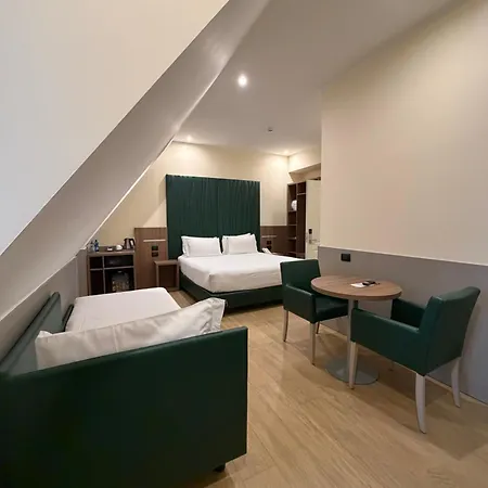 Jr Bocconi ホテル 4*