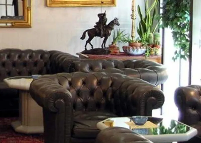 Jr Bocconi ホテル