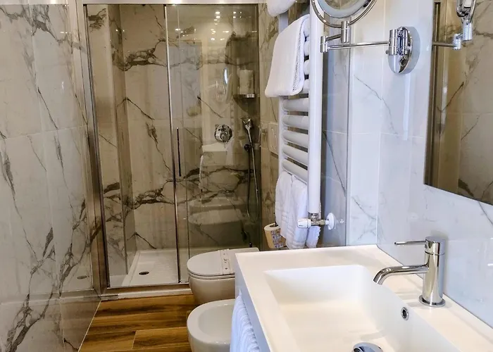 Jr Bocconi ホテル