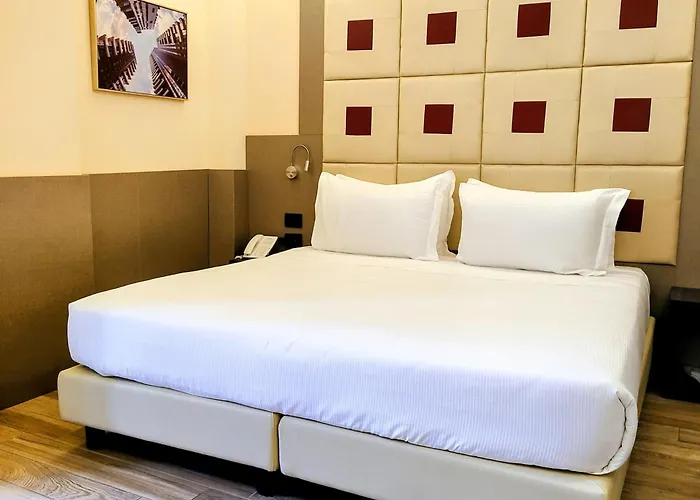 Jr Bocconi ホテル