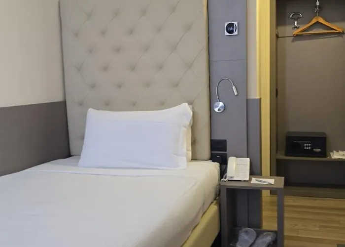 Jr Bocconi ミラノ