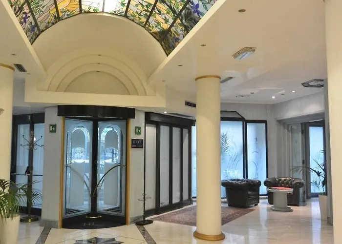 Jr Bocconi ホテル