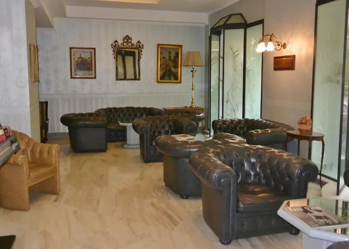 ホテル Jr Bocconi 4*