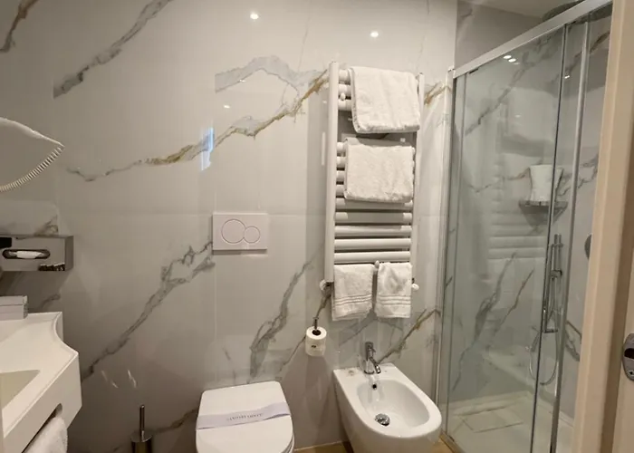 Jr Bocconi ホテル