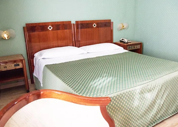 Jr Bocconi ホテル 4*