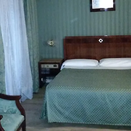 Hotel Jr Bocconi