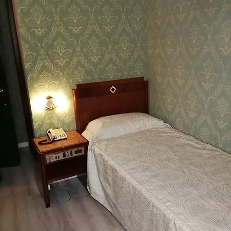 Jr Bocconi Szálloda Milánó